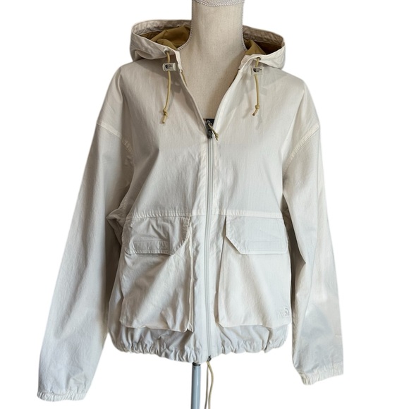 The North Face Jackets & Blazers - The North Face Ripstop Cream Windbreaker Hooded Jacket NWT Women’s Size Large